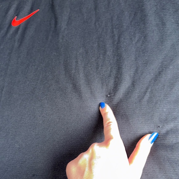 Nike Black Long-Sleeve Training Top with Red Swoosh - Picture 5 of 6